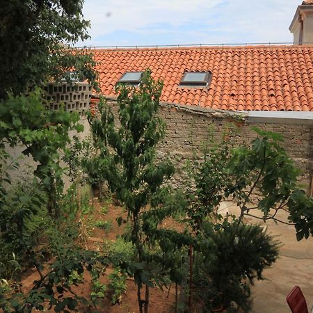 Apartments And Rooms With Parking Space Mali Losinj Bagian luar foto