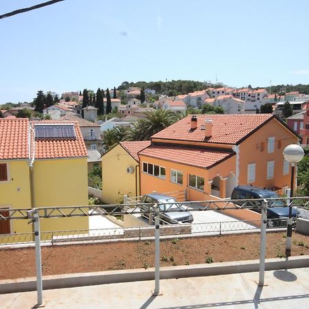 Apartments And Rooms With Parking Space Mali Losinj Bagian luar foto