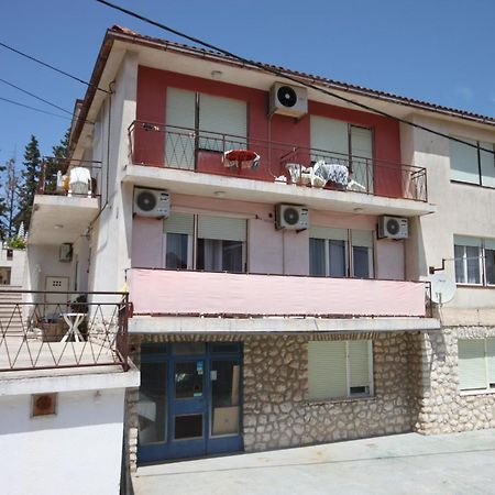 Apartments And Rooms With Parking Space Mali Losinj Bagian luar foto