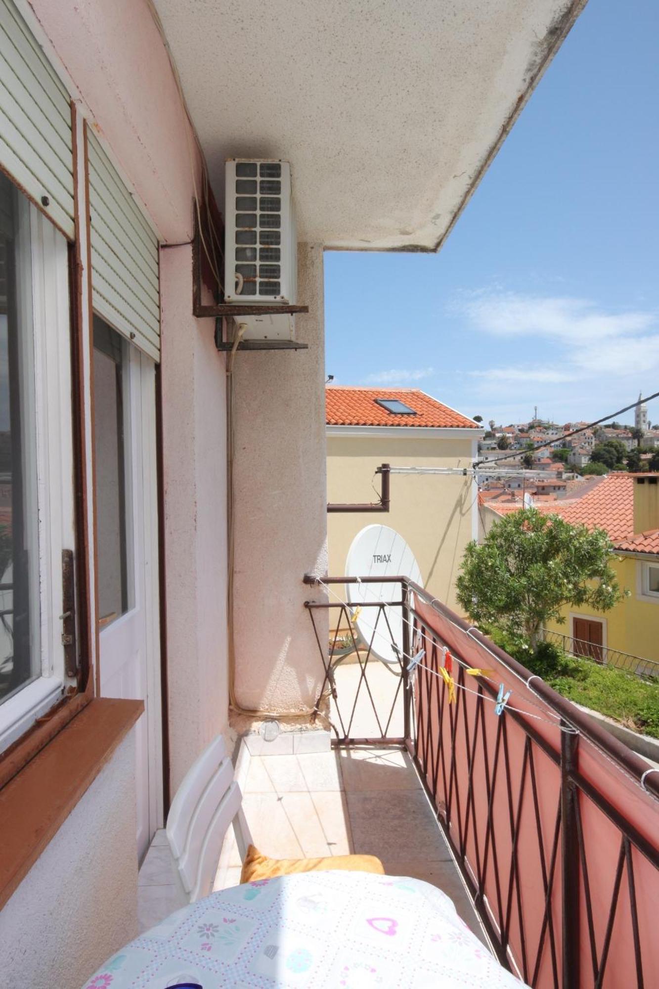 Apartments And Rooms With Parking Space Mali Losinj Bagian luar foto