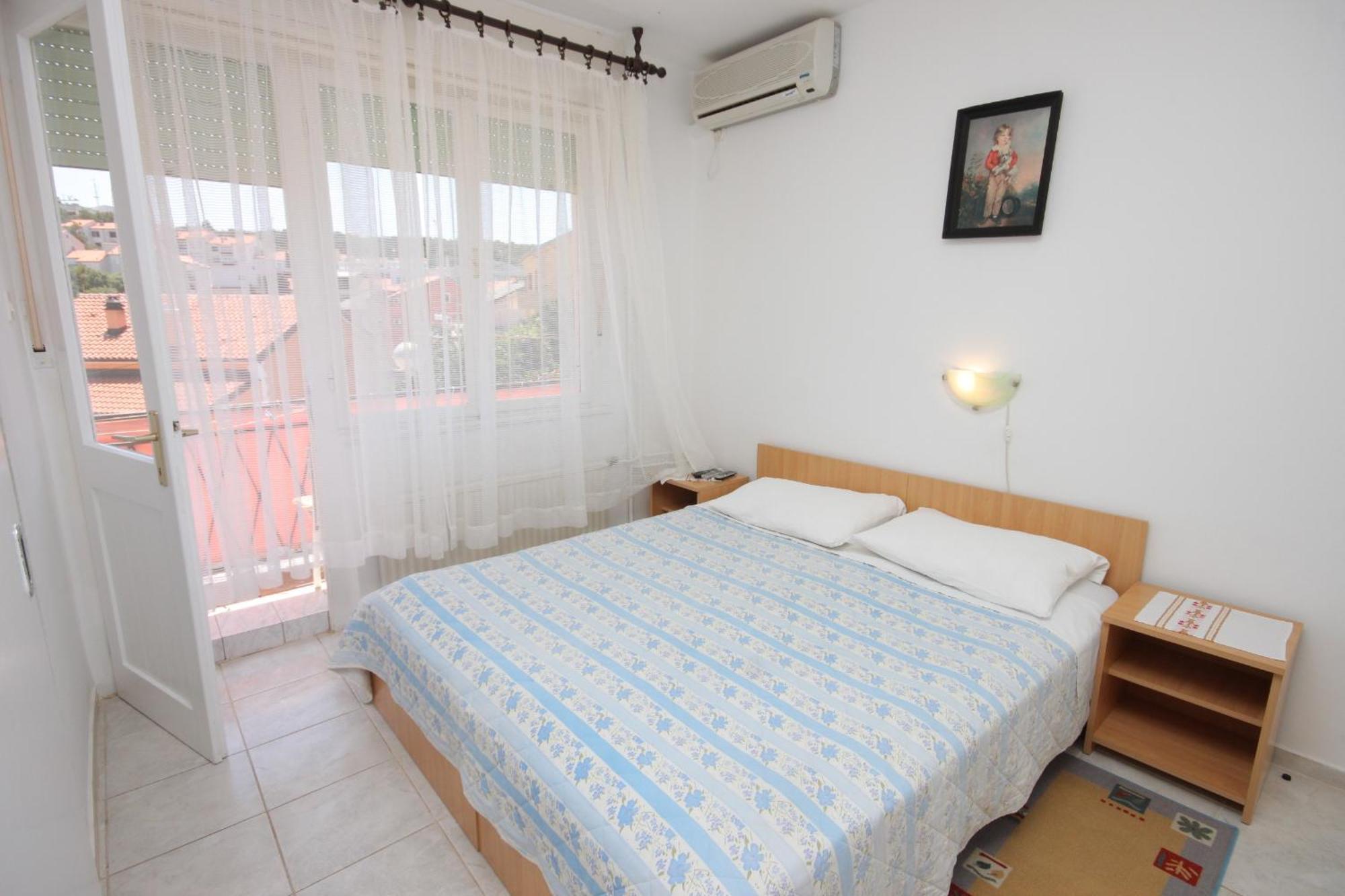 Apartments And Rooms With Parking Space Mali Losinj Bagian luar foto