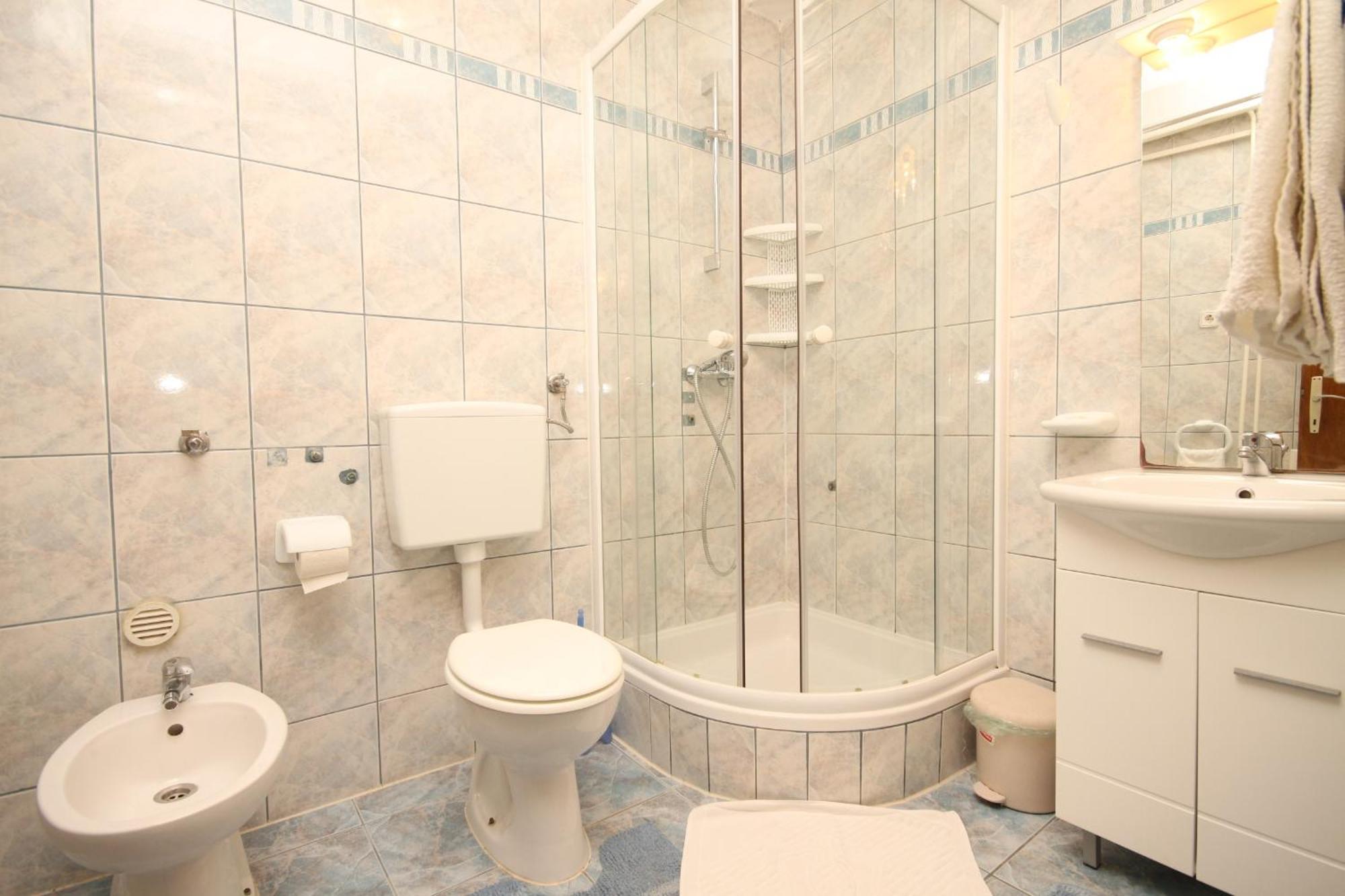 Apartments And Rooms With Parking Space Mali Losinj Bagian luar foto