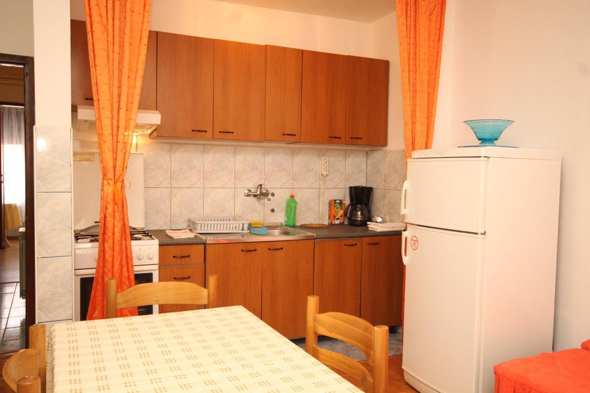 Apartments And Rooms With Parking Space Mali Losinj Bagian luar foto