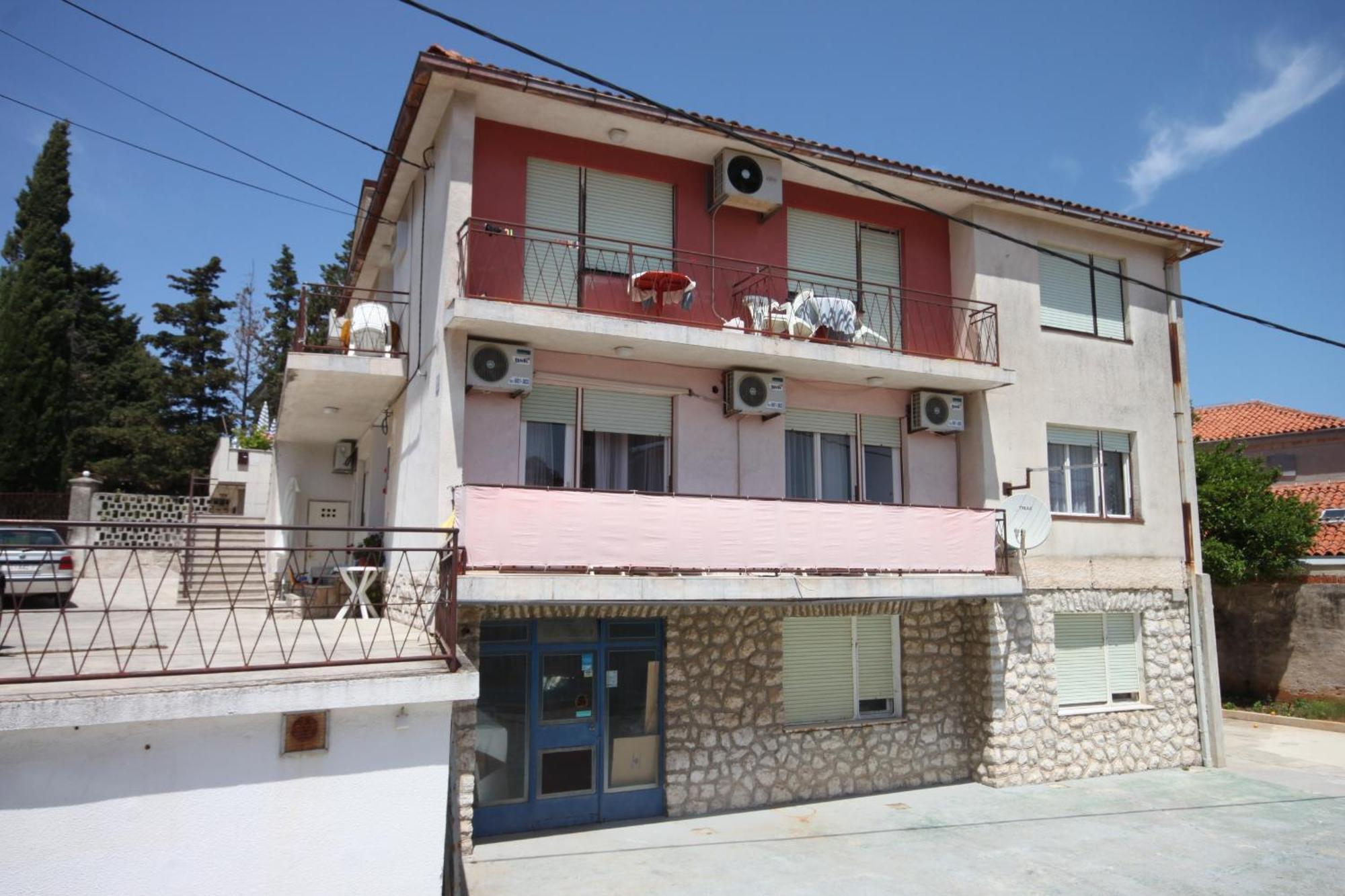 Apartments And Rooms With Parking Space Mali Losinj Bagian luar foto