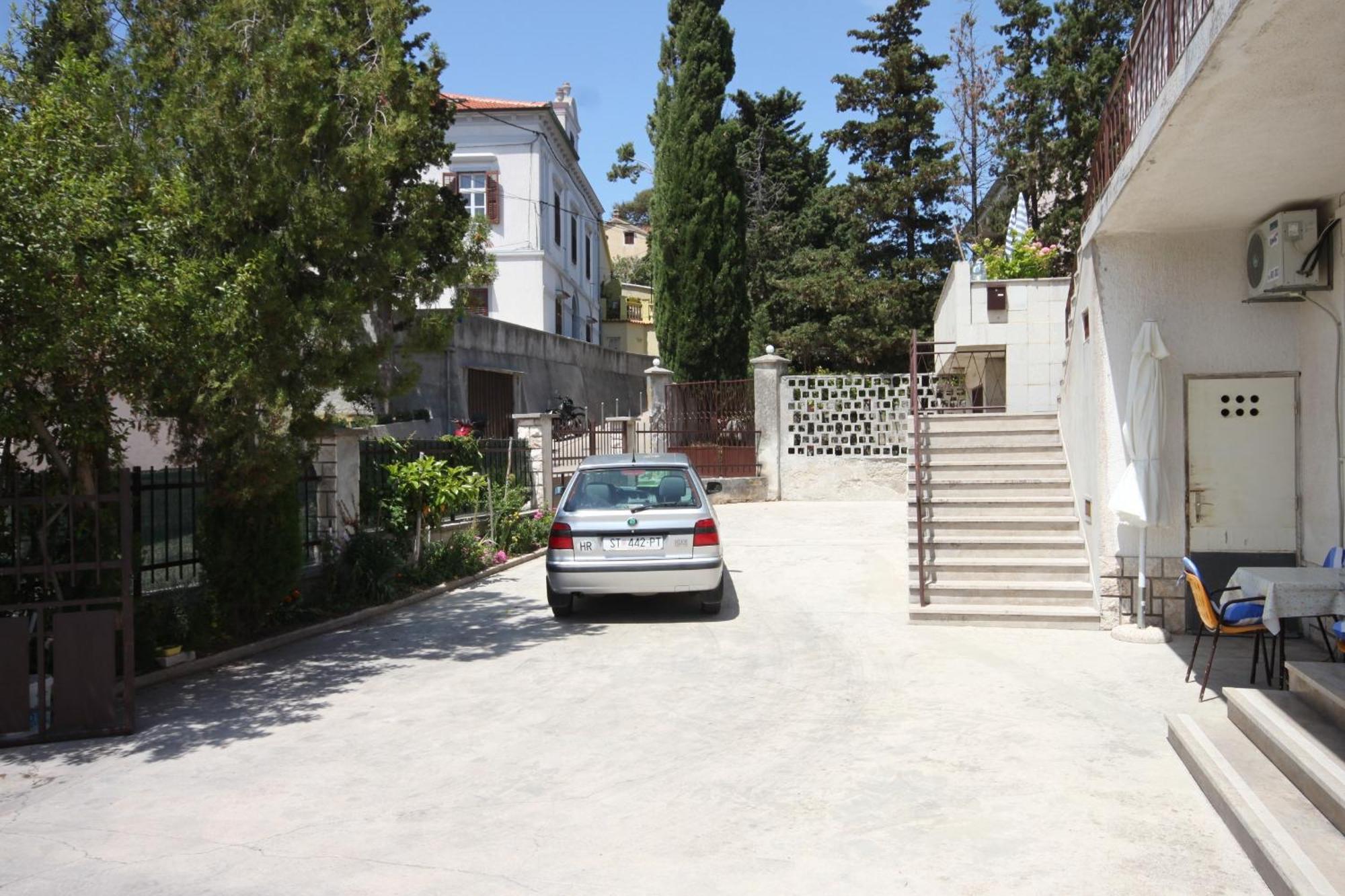 Apartments And Rooms With Parking Space Mali Losinj Bagian luar foto