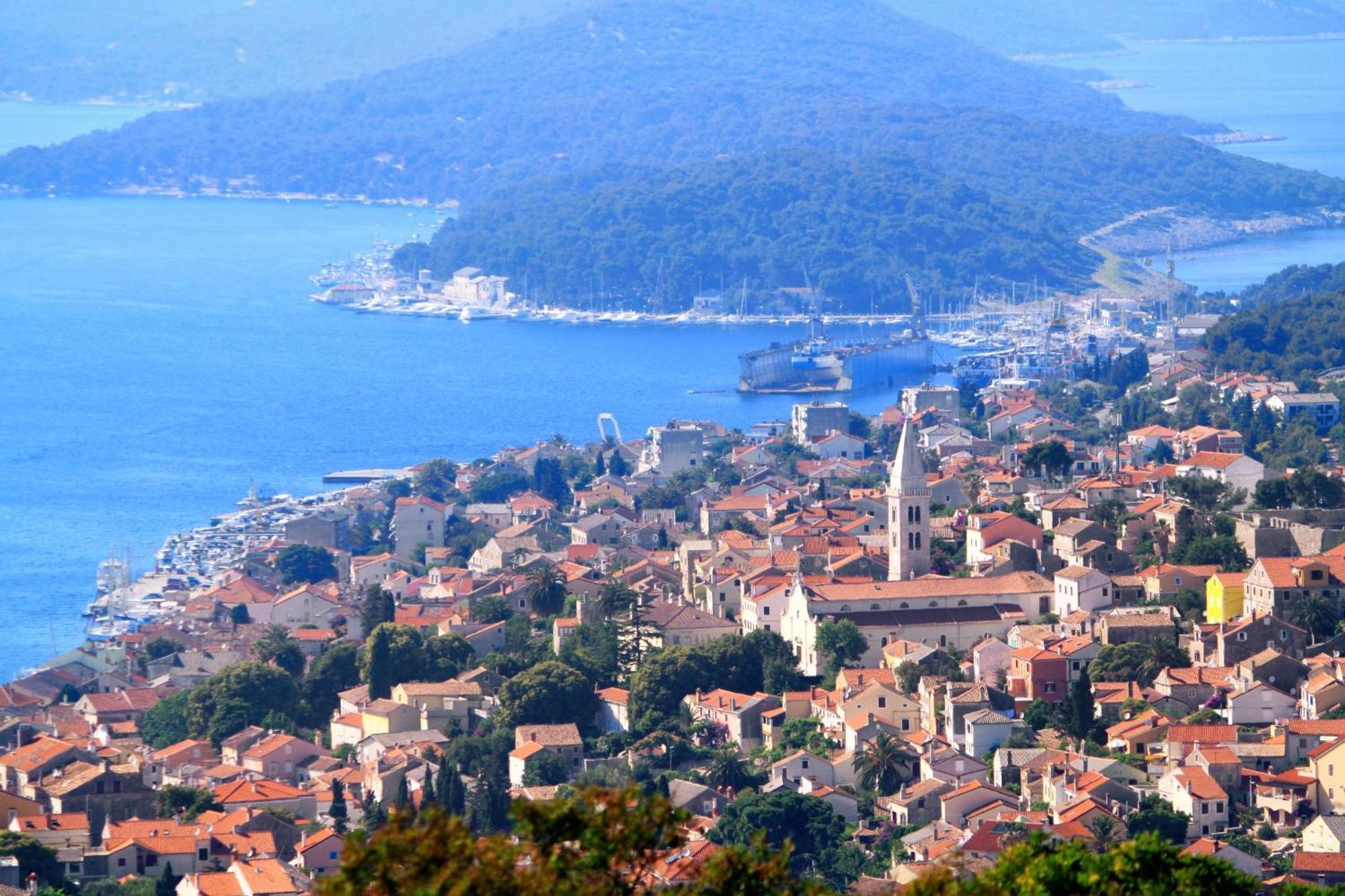 Apartments And Rooms With Parking Space Mali Losinj Bagian luar foto