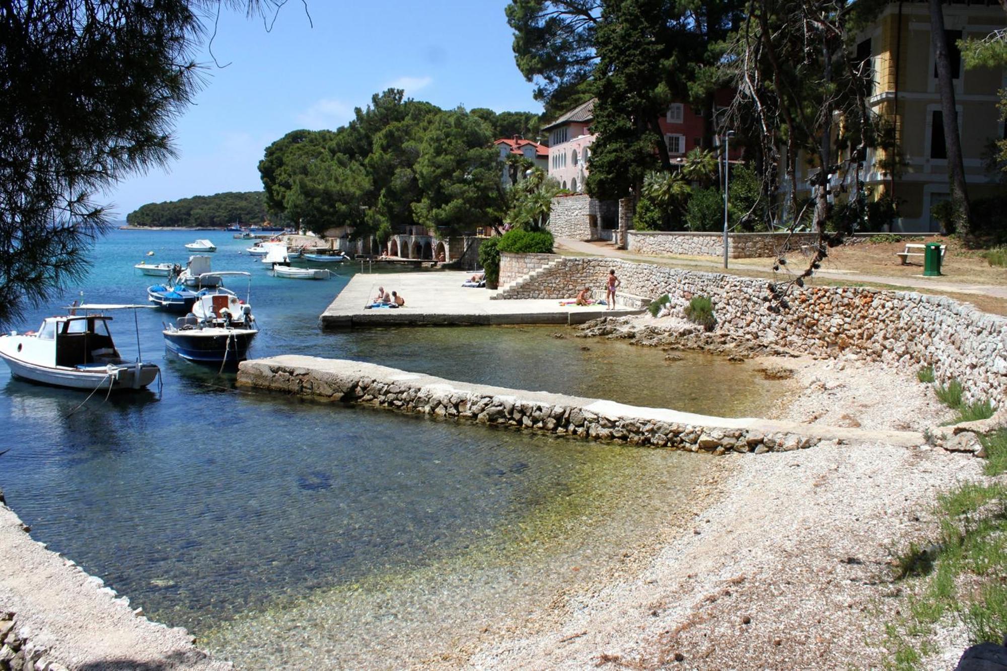 Apartments And Rooms With Parking Space Mali Losinj Bagian luar foto