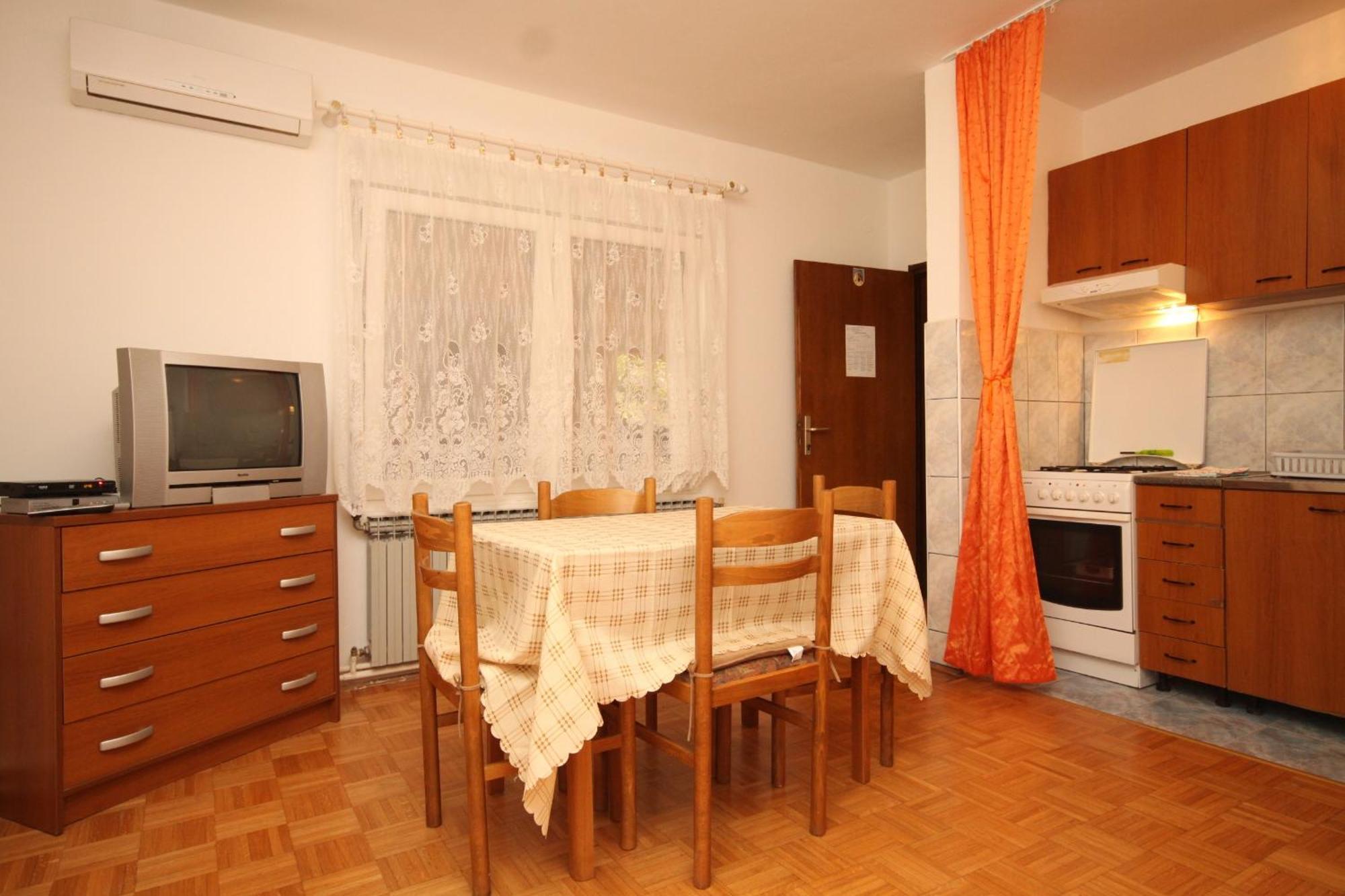 Apartments And Rooms With Parking Space Mali Losinj Ruang foto