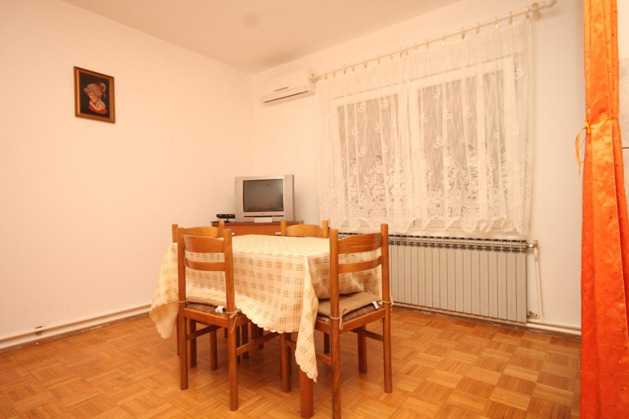 Apartments And Rooms With Parking Space Mali Losinj Ruang foto